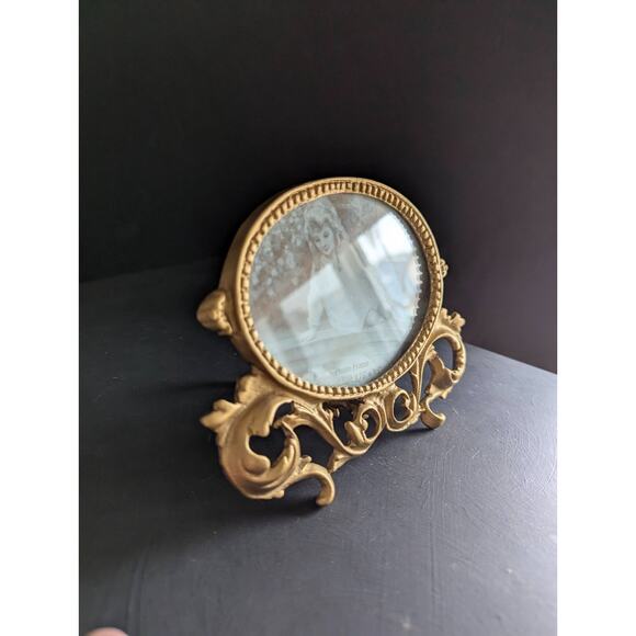 Unique Ornate Gold Metal Tabletop Easel Photo Picture Frame - Picture 4 of 4
